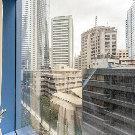 Csuites At Two Central Residences Makati City Exterior photo