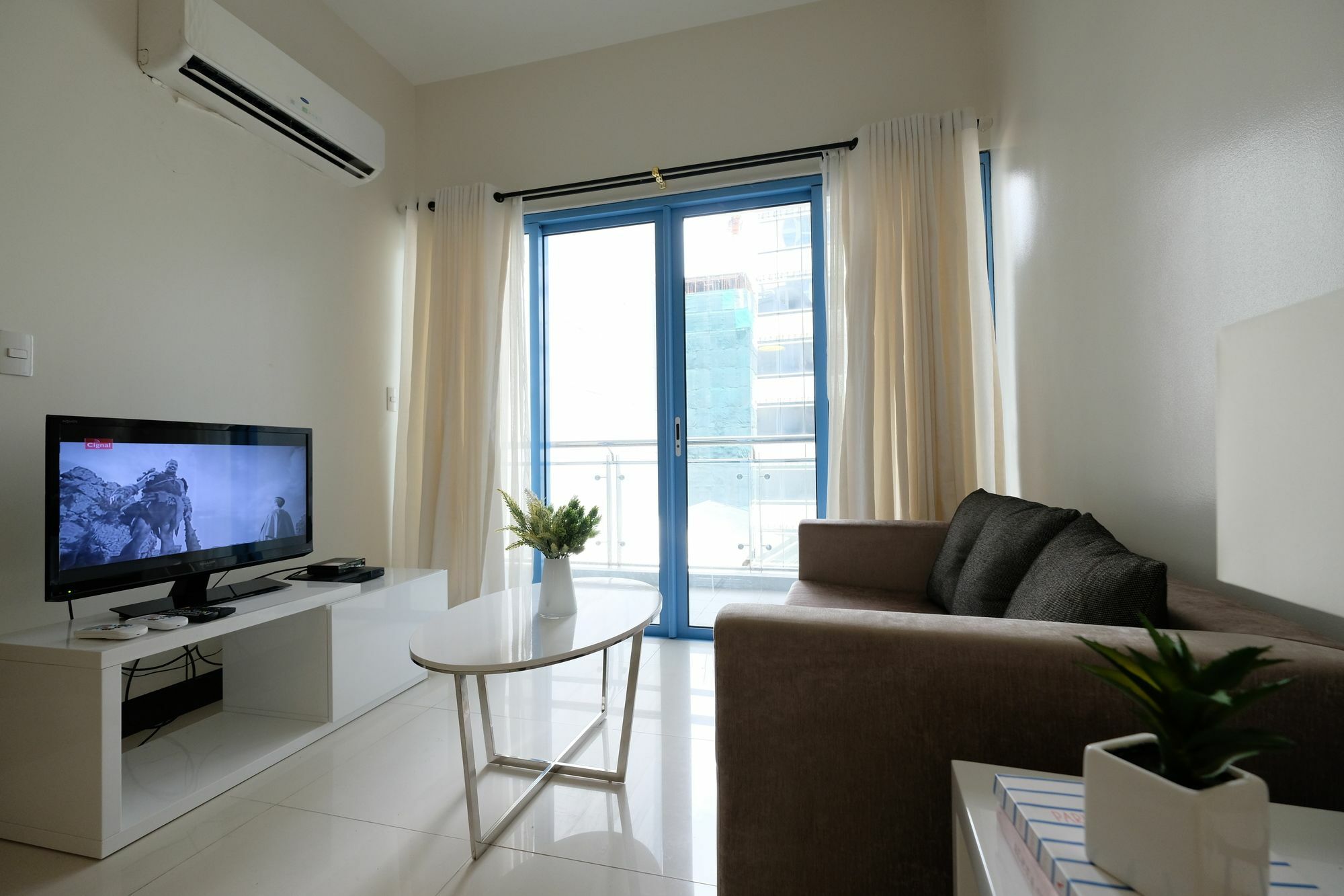 Csuites At Two Central Residences Makati City Exterior photo