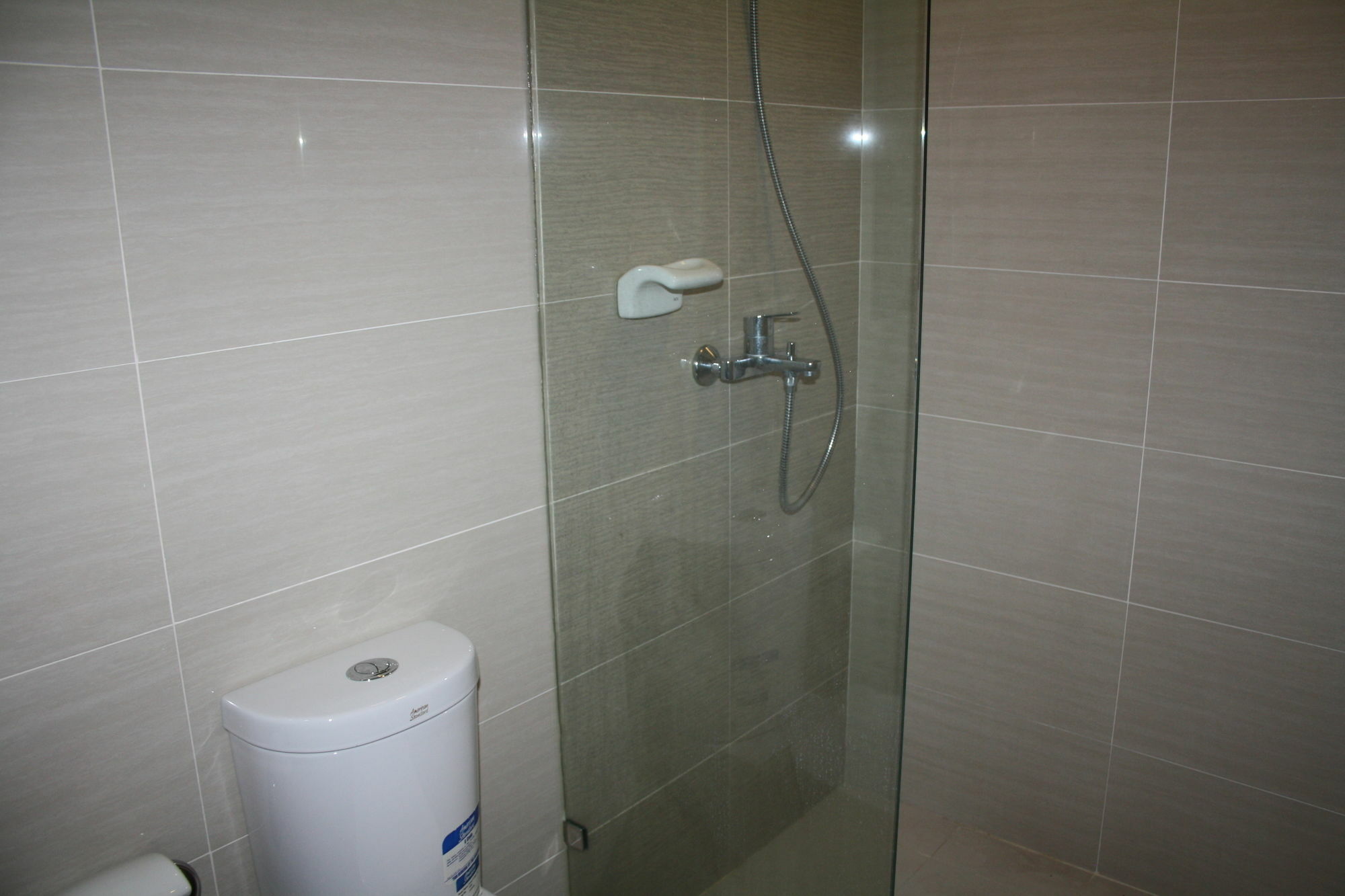 Csuites At Two Central Residences Makati City Exterior photo