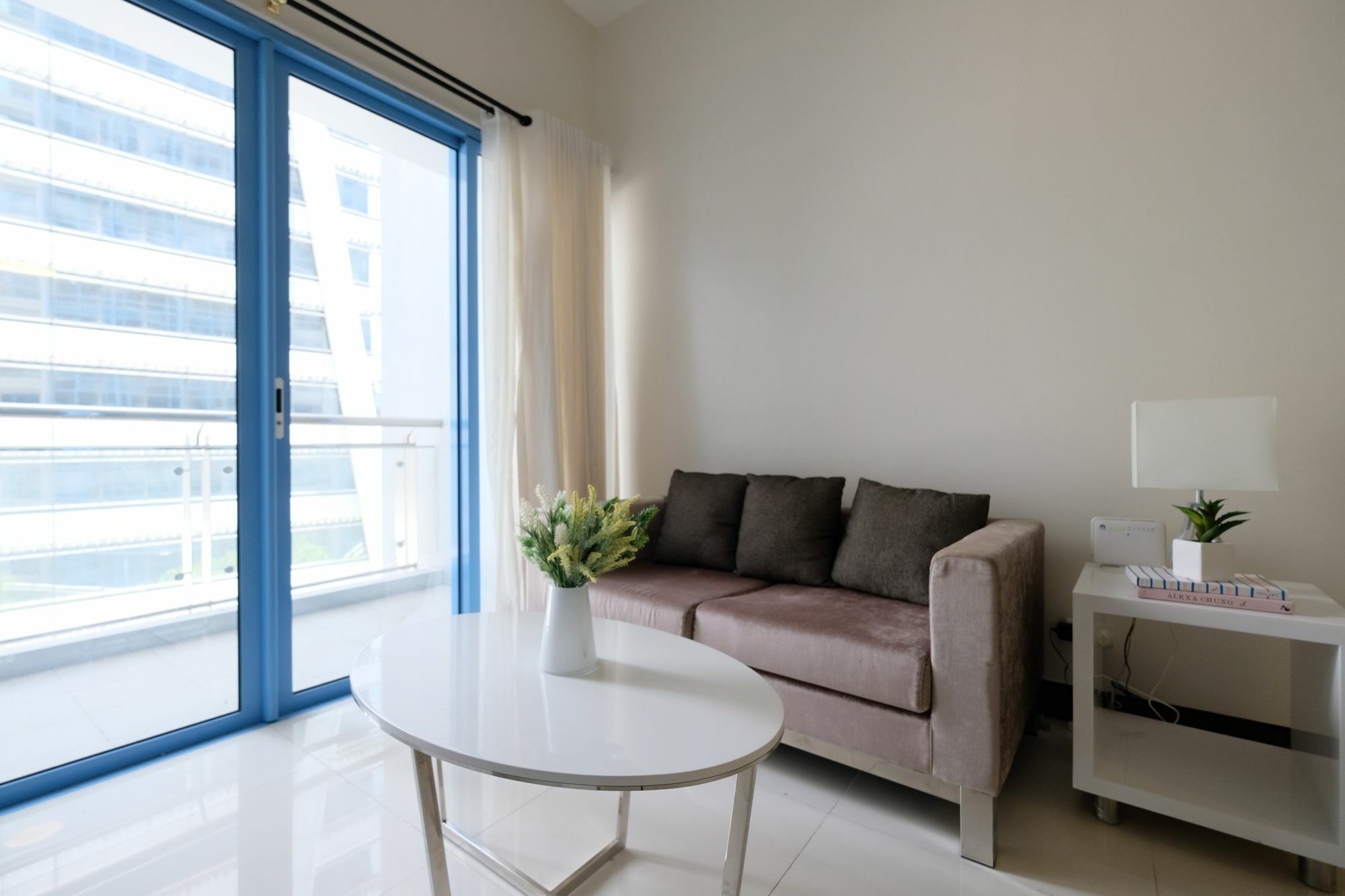 Csuites At Two Central Residences Makati City Exterior photo